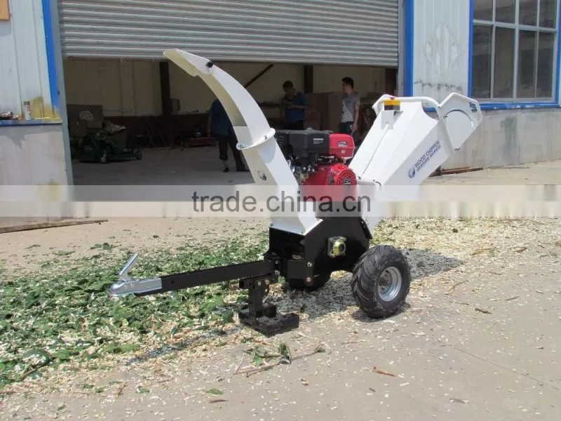 Petrol wood chipper shredder