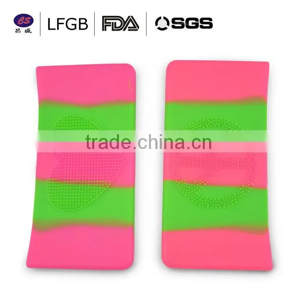 China newest hot sale silicone case / silicone cosmetic bag / silicone pad bag for ladies
