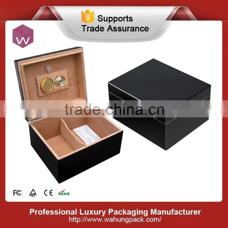 Vintage Cigar & Humidor Gift Set Box With Brown Glossy Finishing Wholesale