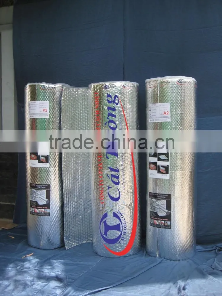 Metalized bubble insulation for packing and wrapping cargo