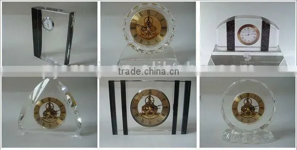 Sparkly Clear Pyramid Crystal Clock For Desktop Decoration