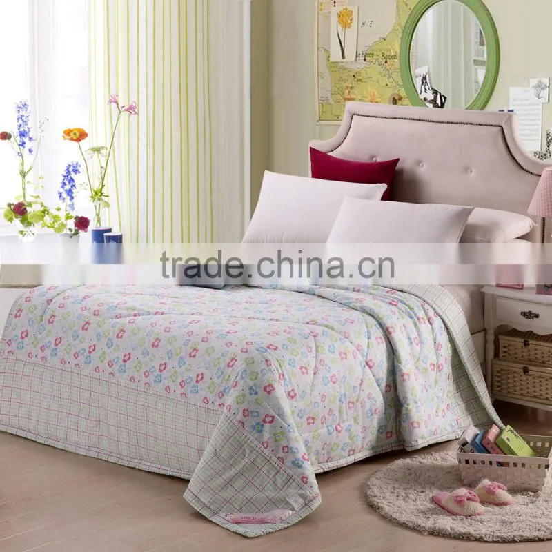 Made in China cheap polyester microfiber fitted summer quilt,hand made quilts