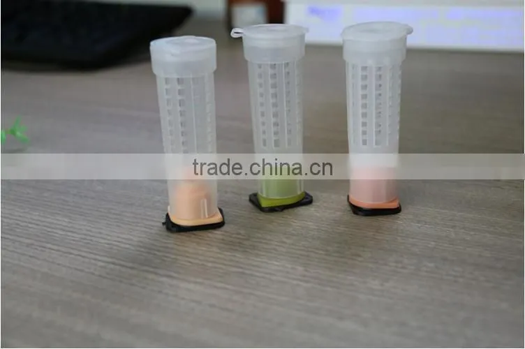 Beekeeping tool plastic bee rearing system "Hair Roller" Queen Cage