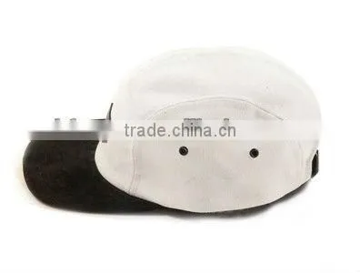 White and black hat with leather patch cheap plain custom 5 panel cap hat