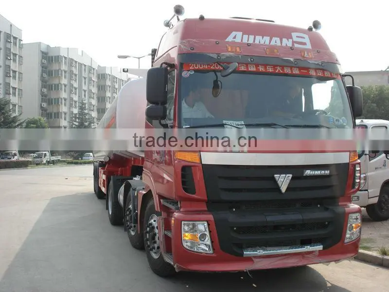 Tri-axle fuel tanker truck trailer