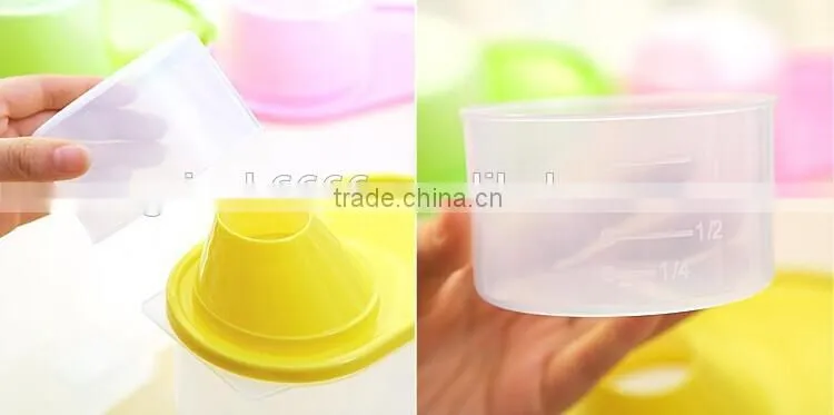 Kitchenware measuring and seal plastic food storage container