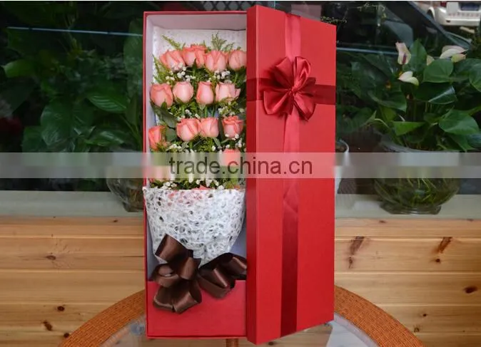 Valentine's day romantic red paper gift box for flower