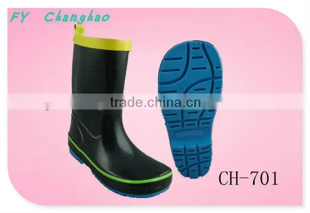 2013 New style black rubber boot for children