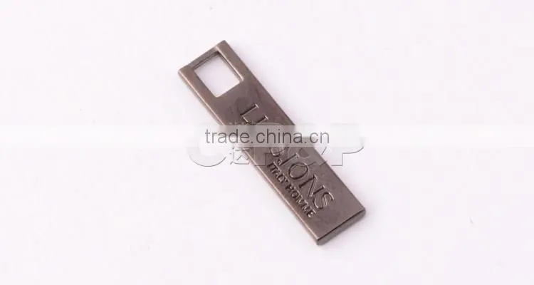Embossed letter zipper slider die casting mould