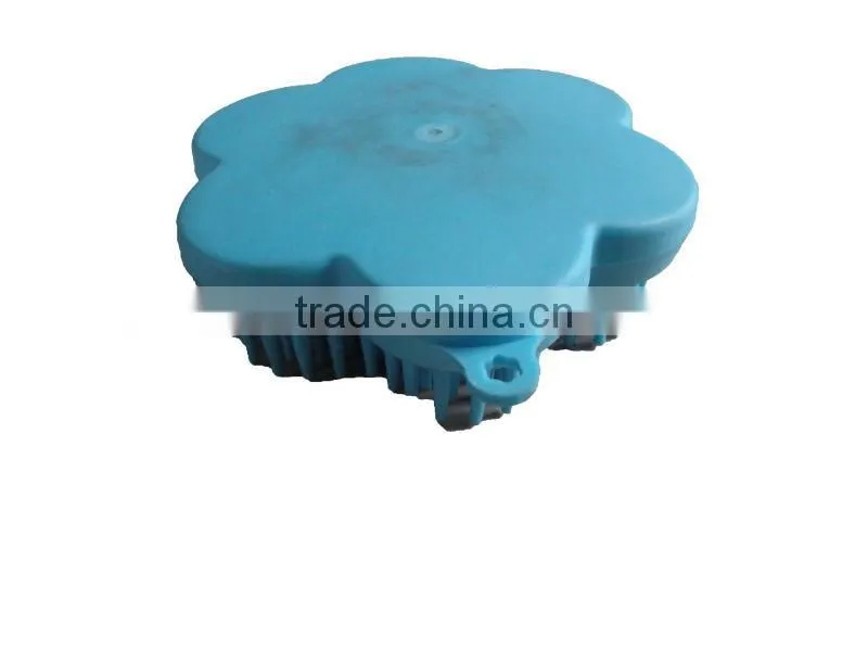 Plum blossom shape horse massage brush