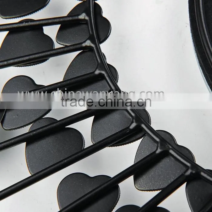 Manufacture Beautiful Heart-shaped Wrought Iron Wall Clock