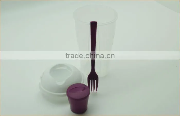 good price plastic salad cup with fork,salad shaker cups