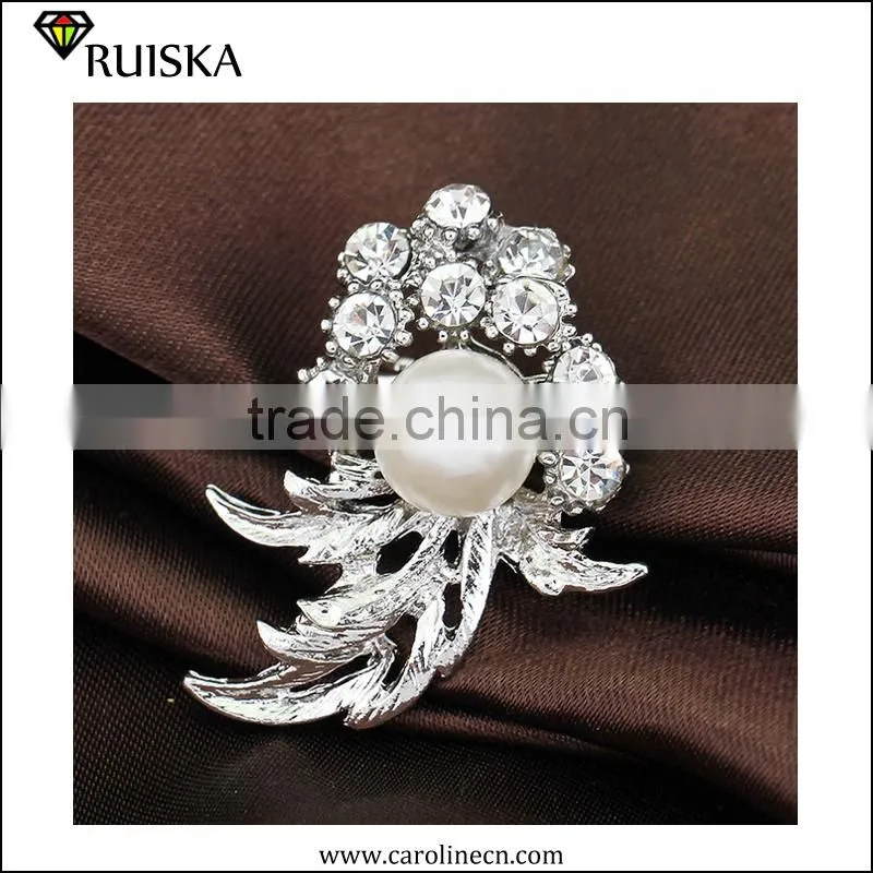 2015 Caroline Fashion New Design Beaded Brooch Designs