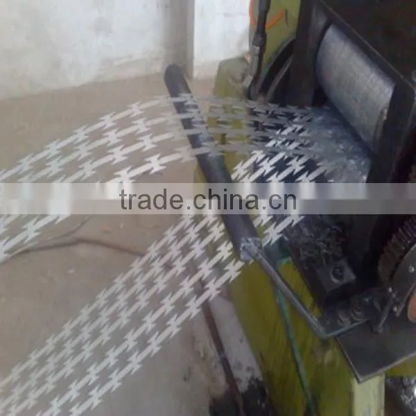 2015 hot sale low price concertina razor barbed wire price ISO9001 anping factory