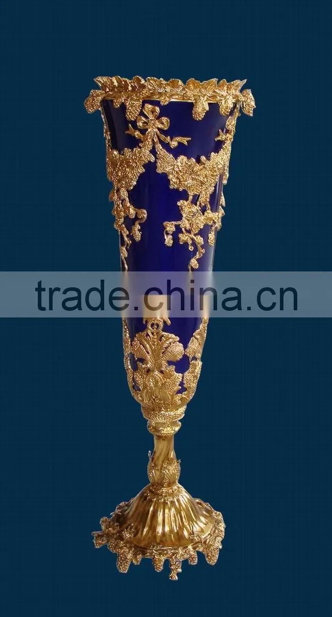 Elegant White Handicraft Ceramic Flower Receptacle with Lady dancing