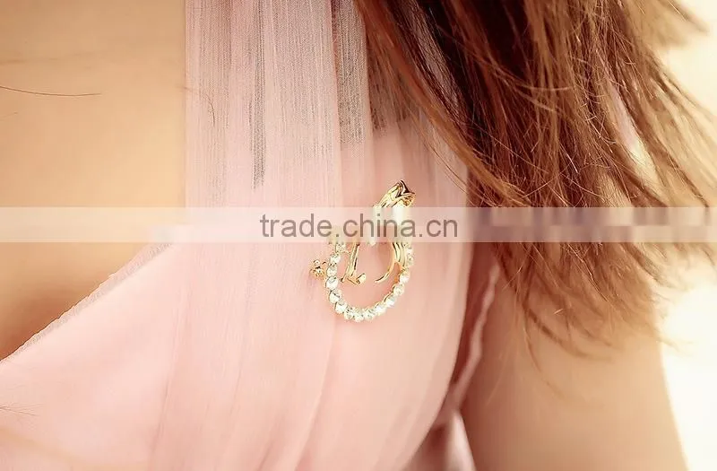 GOLDEN COLOR ZINC ALLOY BOWKNOT RHINESTONE BROOCH