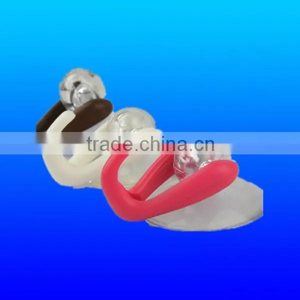 Removable mini plastic suction cup hook