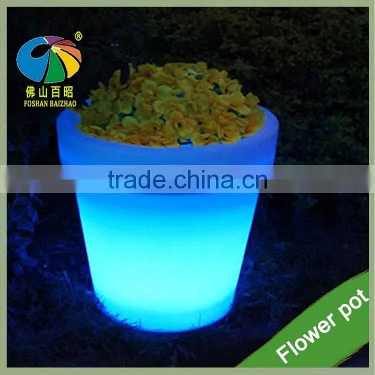 Different Colors Changing Glowing in the Dark Garden FlowerPots Outdoor Indoor Plastic Flower Planters LED Light Flower Pot