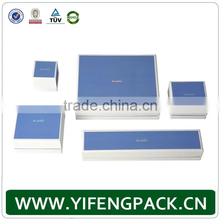 Fashion luxury cardboard gift velvet lined magnetic closure jewelry box with custom logo