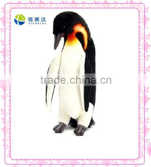 Plush penguin toy