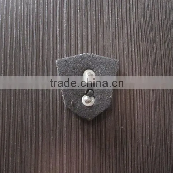 Brown Background With Antique Brass Metal Pu Label for Garment