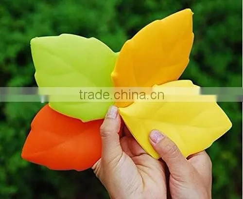 2016 New products China LFGB / FDA Leaf Shape Foldable Cup for Outdoor Travelling Camping Hiking