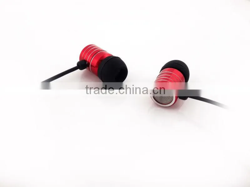 2014 hot sale skulls metal earphone