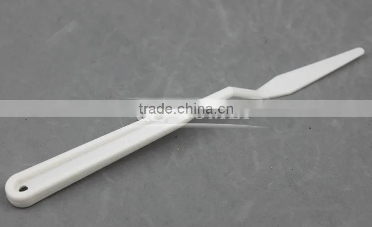 plastic palette knife