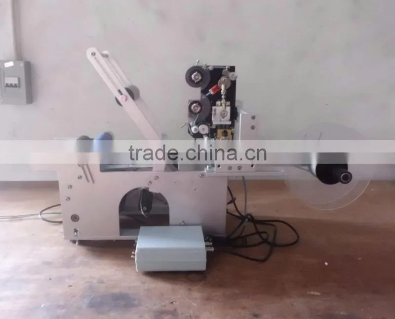 Semi-automatic Desktop Electric Round transparent labels Bottle Labeling Machine with code printer