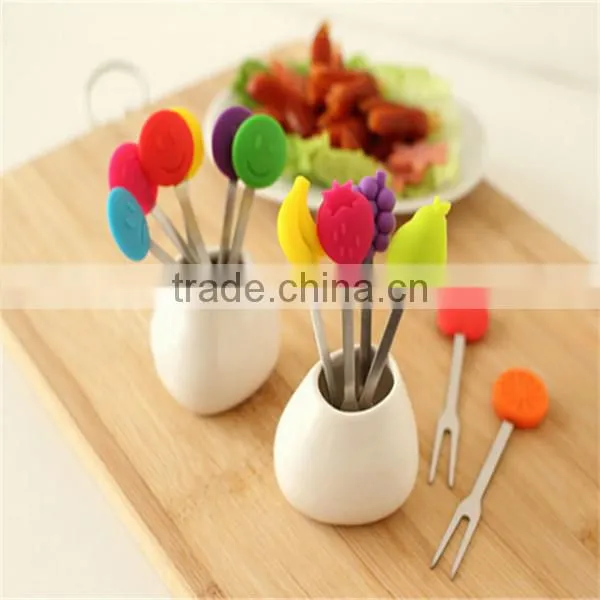2015 high end hand-painted stainless steel non-stick silicone fruit fork