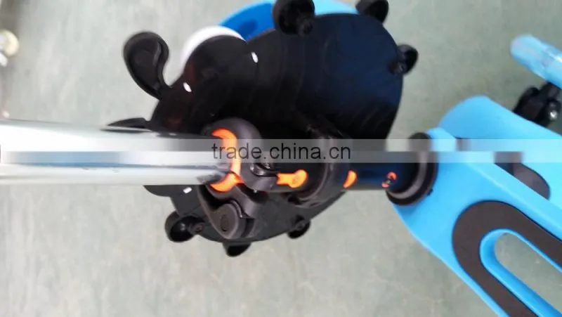 Hot Sell Foot Scooter-Maxi Micro Scooter with Seat and Push Bar