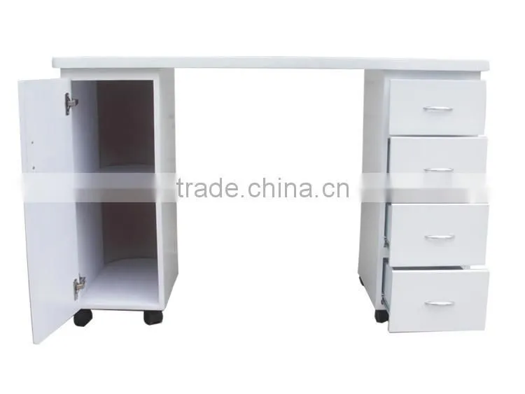 Functional and convenient nail table manicure table