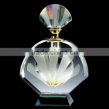 2016 Pujiang factory delicate design crystal perfume bottle