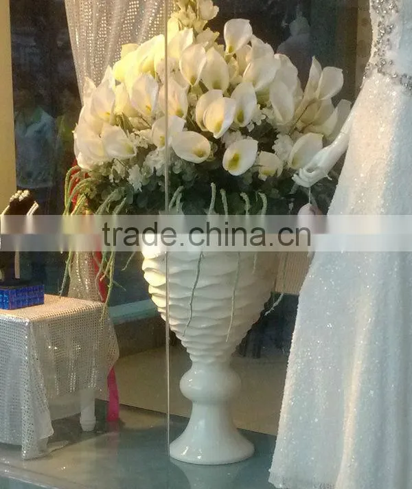 Fiberglass planter pot