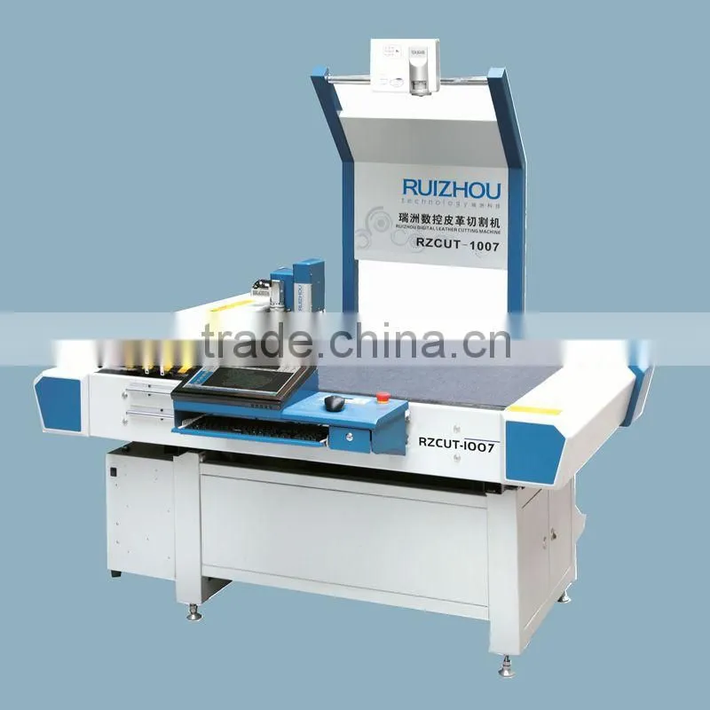 wallet glove key bag phone case producing machine by knife cutting