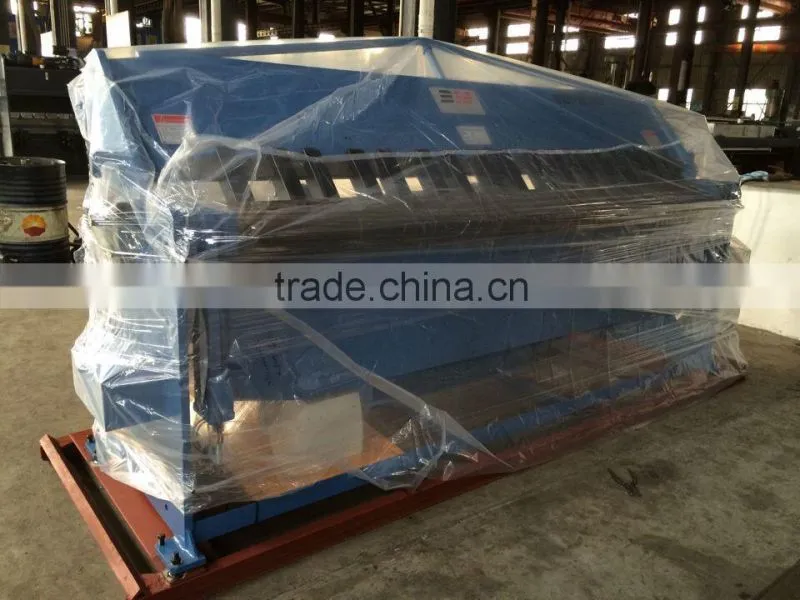 Long life service cramp folding machine