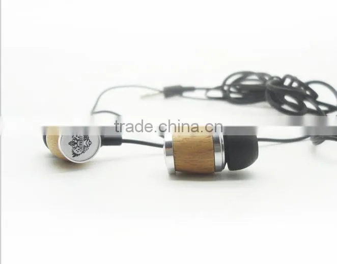 Best selling economical cute wooden ear phone