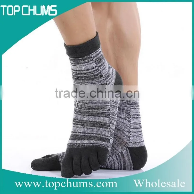 Custom cheap wholesale man cotton toe sock