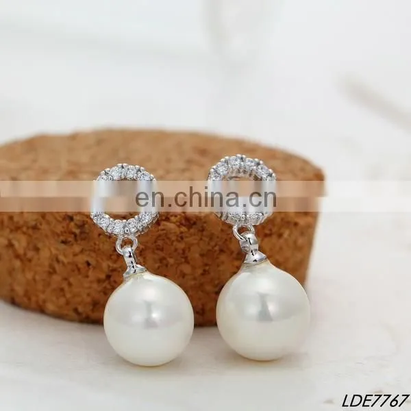 Gold ear tops designs hot wholesale chic gold delicate diamante flower bridesmaid wedding double sided pearl stud earrings
