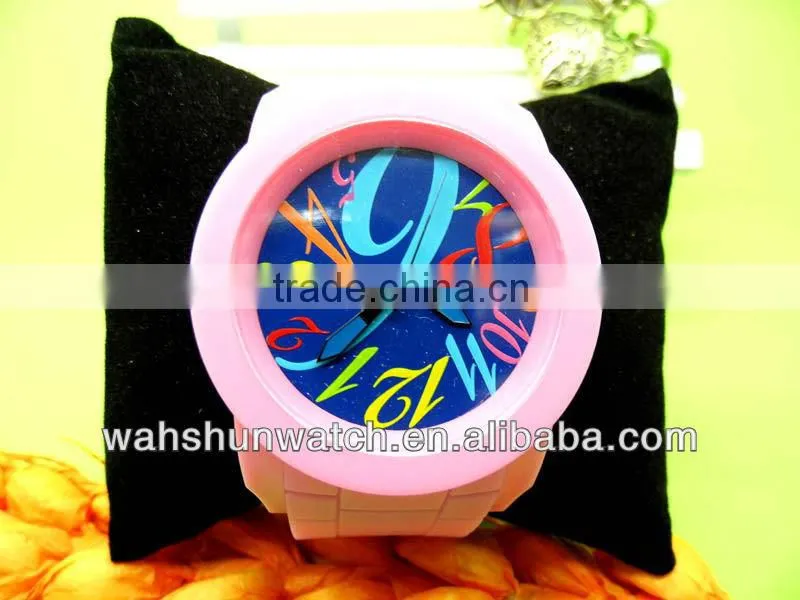 2013 latest design fashion surface multicolor numbers creative watch