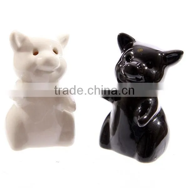 ceramic cute hug pig salt and pepper shaker