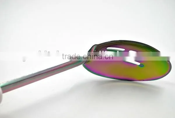 Non-stick TPR handle Latest popular Titanize kitchen buffet soup server