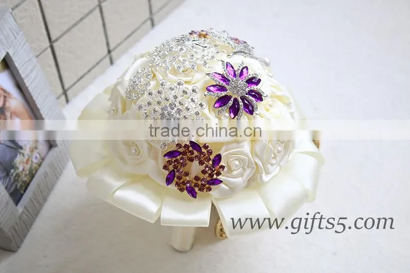 High quality luxurious winter wedding bouquets with purple brooches decoration