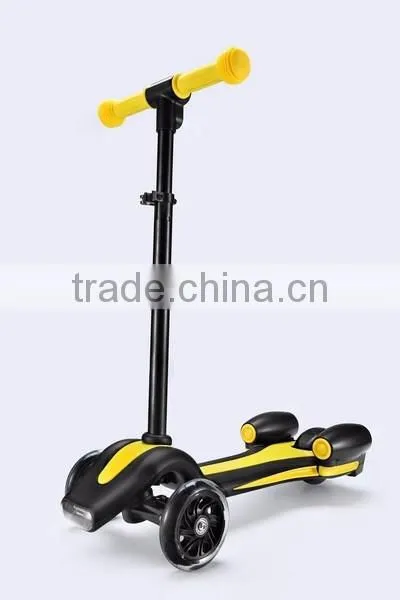 Latest Arrival Kids Electric Spray Scooter, 4.5inch 3 Wheel Electric Scooter With LED Light For Kids