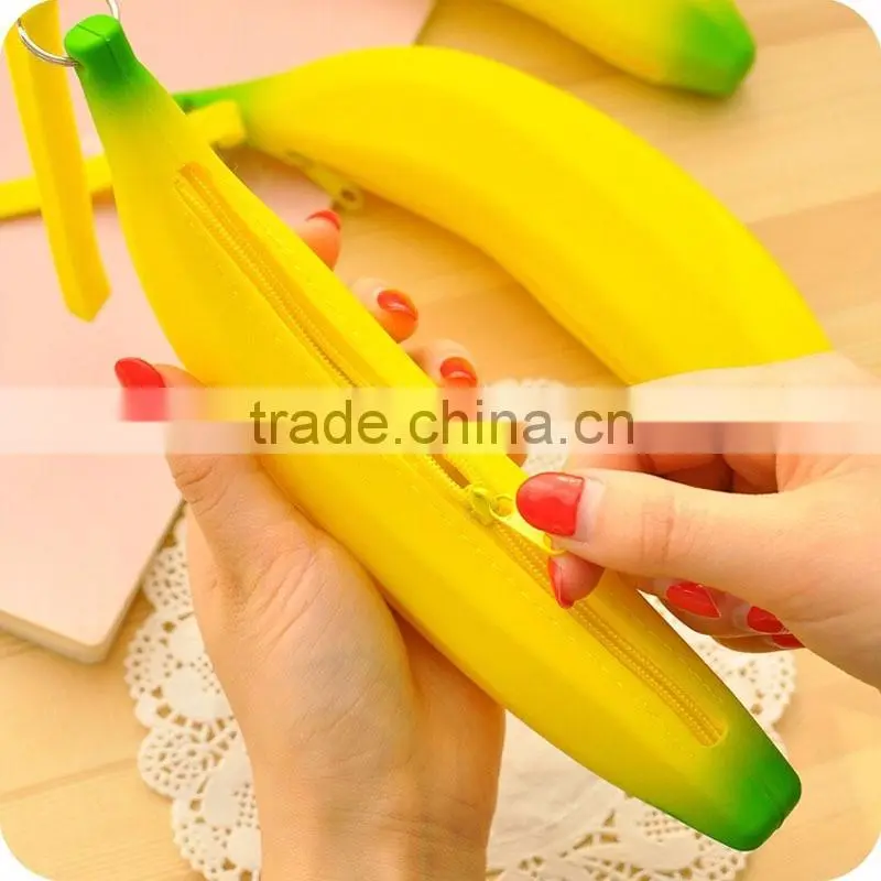 2016 Hot selling cartoon cute silicone banana bag coin purse silicone jewelry pouch
