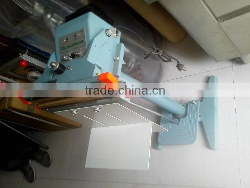 CONTINUOUS BAG SEALING MACHINE
