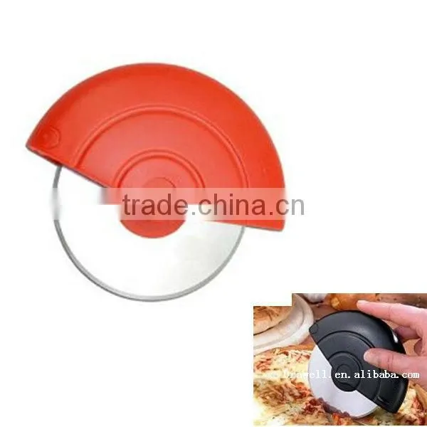 KA-4327 2.6" Diameter Blade stainless steel pizza cutter
