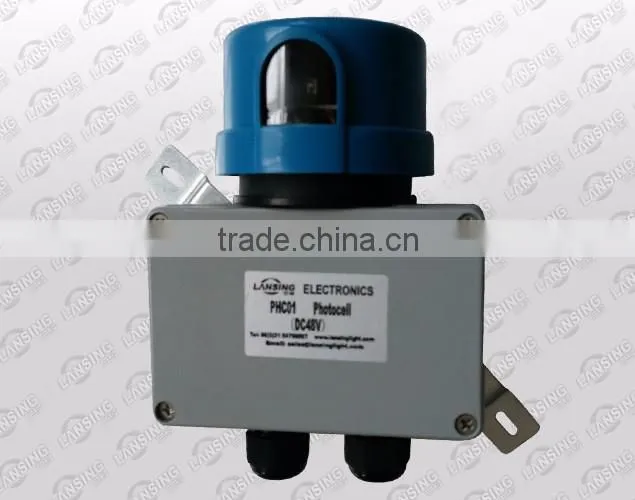 Photosensor for aviation warning light
