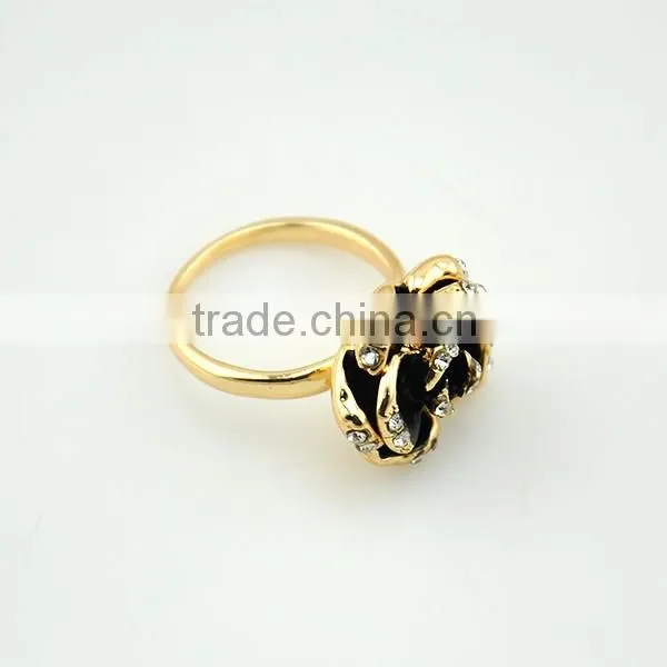 Women accessories gold engagement flower ring with crystal