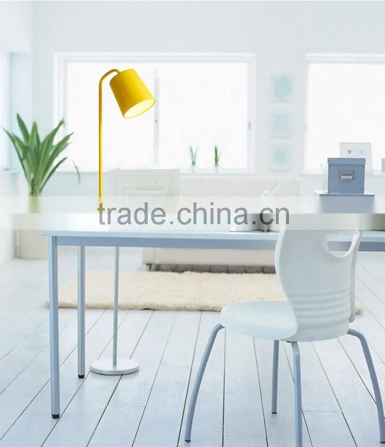 Updated CE Elaborate Factory Price Many Color Writing Task Table Lamp